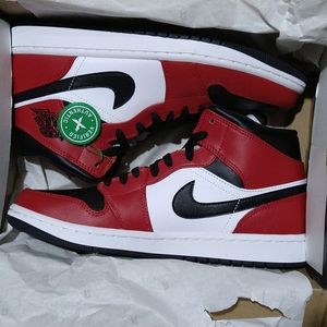Jordan 1 Mid